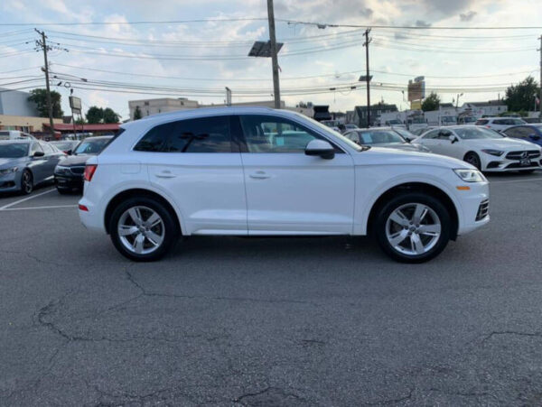 2019-audi-q5-2-0t-quattro-premium-plus-awd-4dr-suv (2)