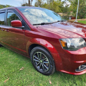 2019-dodge-caravan-se-plus (1)