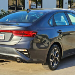 2019-kia-forte-lxs-4dr-sedan (1)