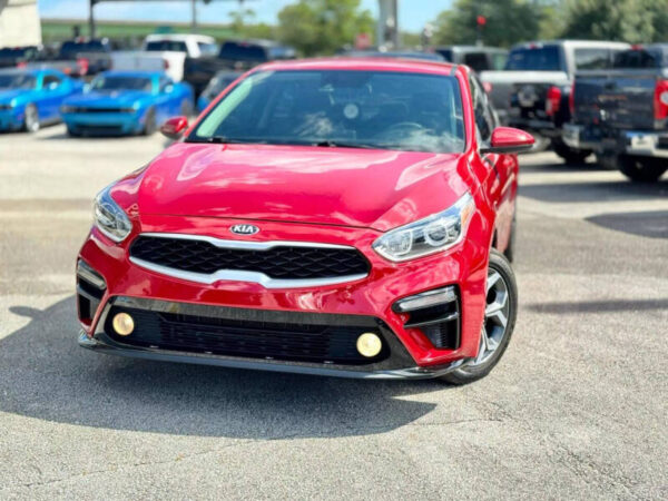 2019-kia-forte-lxs-sedan-4d (1)