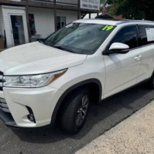 2019-toyota-highlander-xle-4dr-suv (1)