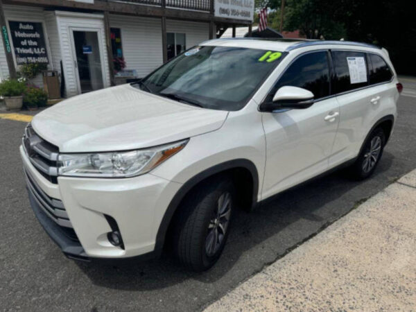 2019-toyota-highlander-xle-4dr-suv (1)