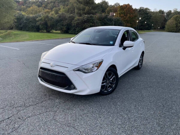 2019-toyota-yaris-l-4dr-sedan-6a