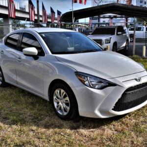 2019-toyota-yaris-l-sedan-4d