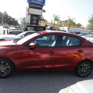 2019-toyota-yaris-le-4dr-sedan-6a (1)