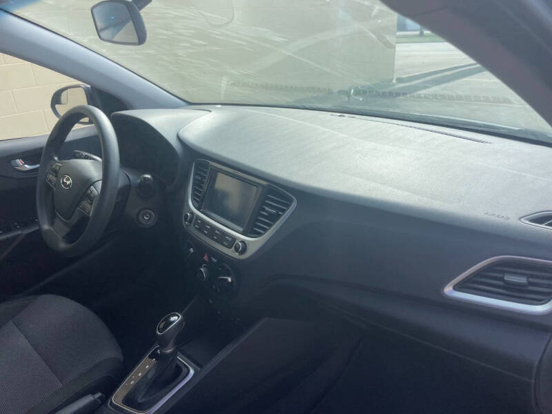 2020-hyundai-accent-se-4dr-sedan-cvt (12)