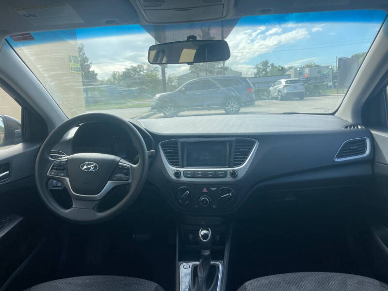 2020-hyundai-accent-se-4dr-sedan-cvt (14)