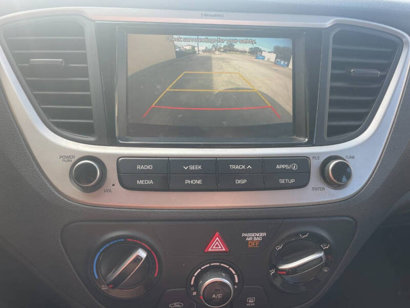 2020-hyundai-accent-se-4dr-sedan-cvt (17)