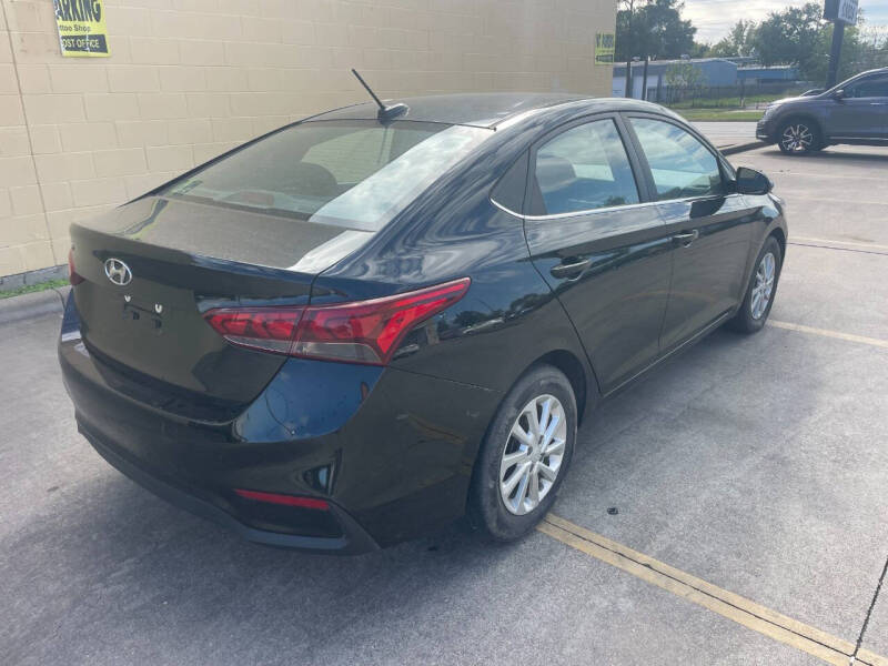 2020-hyundai-accent-se-4dr-sedan-cvt (3)