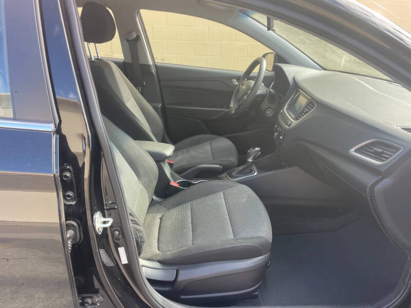 2020-hyundai-accent-se-4dr-sedan-cvt (8)