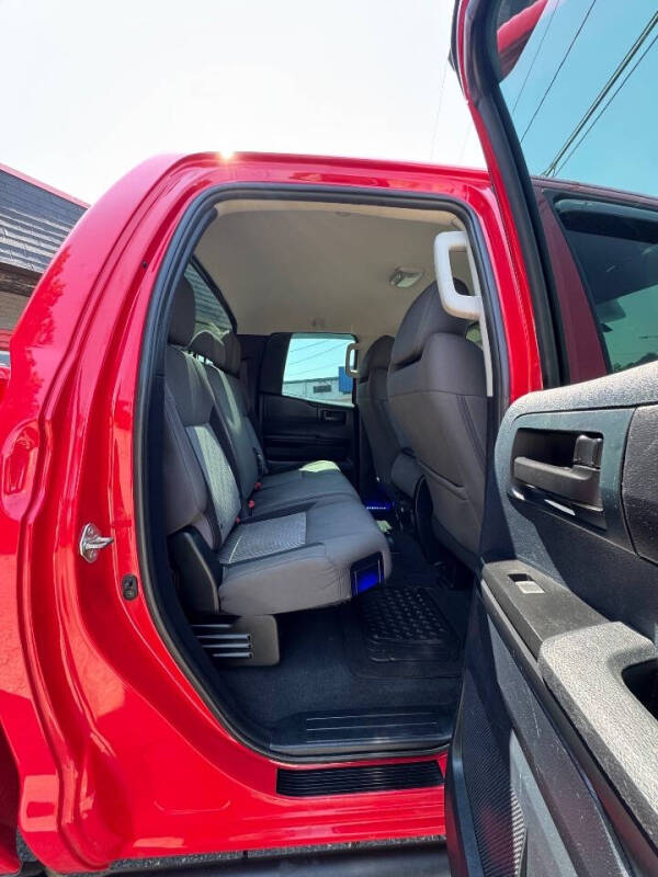 2015-toyota-tundra-sr-4×4-4dr-double-cab-pickup-sb-4-6l-v8 (12)