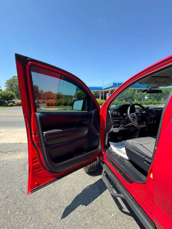 2015-toyota-tundra-sr-4×4-4dr-double-cab-pickup-sb-4-6l-v8 (6)