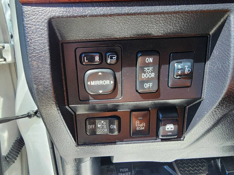 2016-toyota-tundra-1794-edition-4×4-4dr-crewmax-cab-pickup-sb-5-7l-v8 (14)