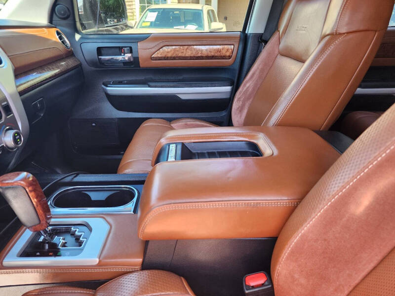 2016-toyota-tundra-1794-edition-4×4-4dr-crewmax-cab-pickup-sb-5-7l-v8 (16)