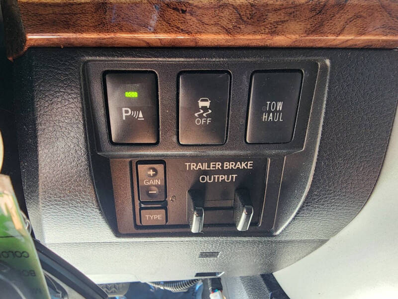 2016-toyota-tundra-1794-edition-4×4-4dr-crewmax-cab-pickup-sb-5-7l-v8 (19)