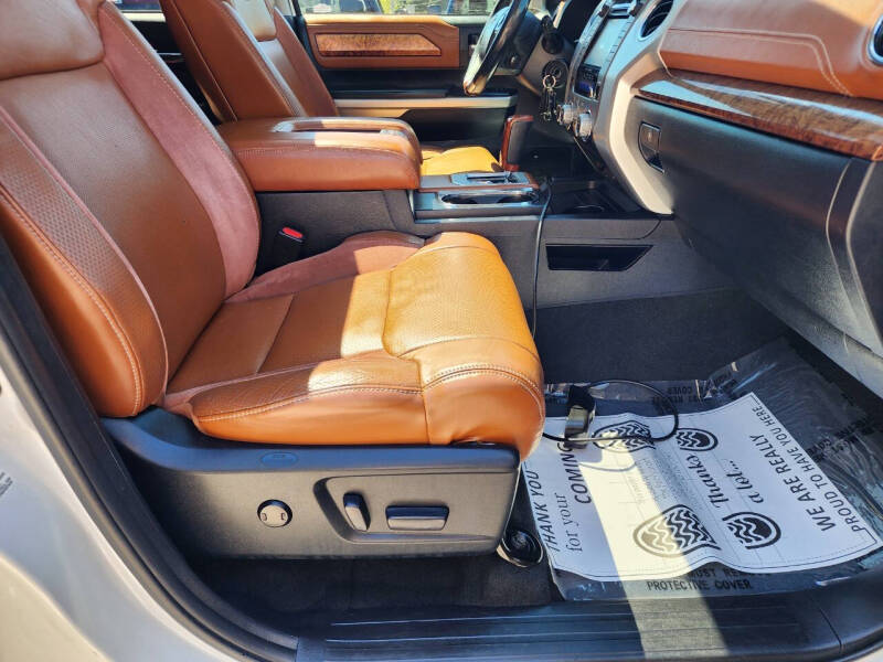 2016-toyota-tundra-1794-edition-4×4-4dr-crewmax-cab-pickup-sb-5-7l-v8 (25)