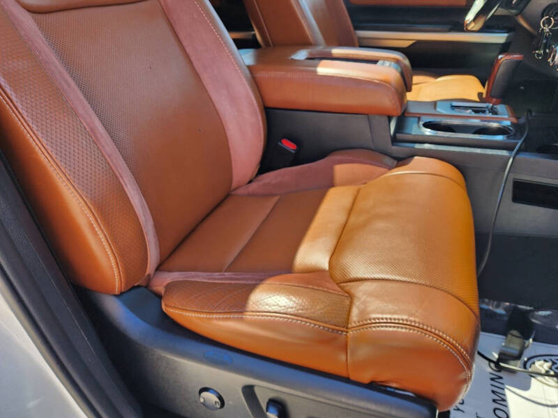 2016-toyota-tundra-1794-edition-4×4-4dr-crewmax-cab-pickup-sb-5-7l-v8 (26)