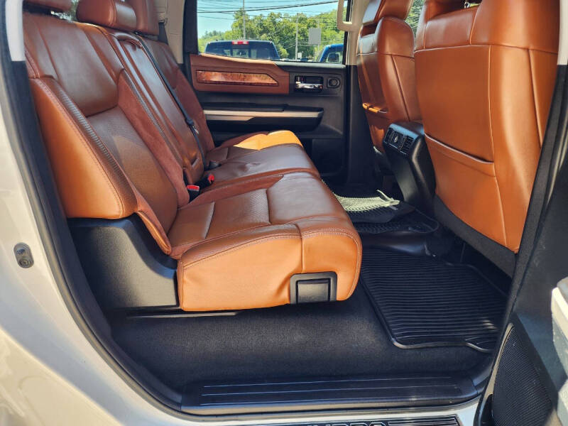 2016-toyota-tundra-1794-edition-4×4-4dr-crewmax-cab-pickup-sb-5-7l-v8 (27)