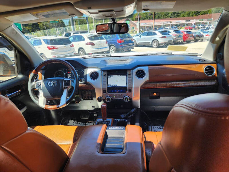 2016-toyota-tundra-1794-edition-4×4-4dr-crewmax-cab-pickup-sb-5-7l-v8 (29)